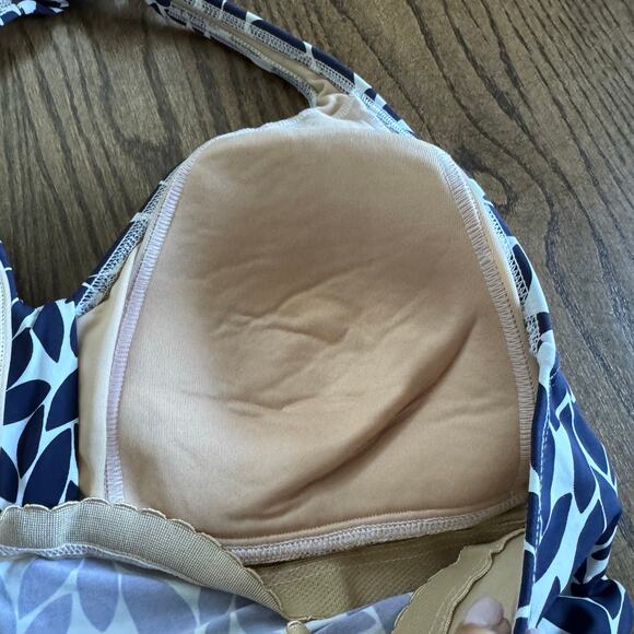 Lands End Women Black White Leaf Floral Halter Tankini Swim Suit Top Size 14 DDD - Picture 4 of 7